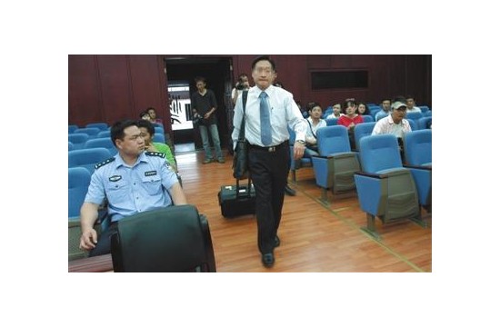 飛行員辭職被索500萬分手費(fèi) 專家稱涉嫌侵權(quán)