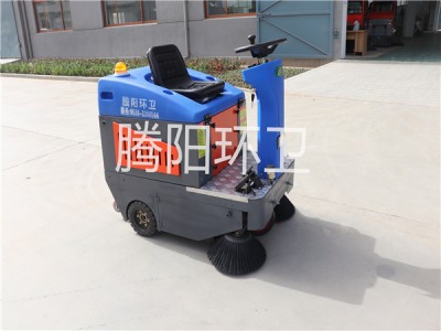 山東騰陽(yáng)環(huán)衛(wèi)TY-1200型電動(dòng)駕駛式掃地車(chē)