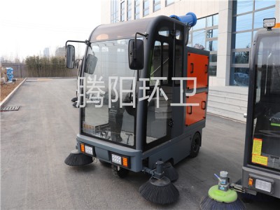 駕駛式掃地車(chē)被使用的原因是什么？