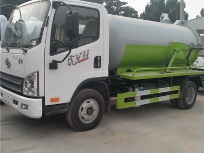 定做環(huán)衛(wèi)小型吸污車(chē)5方污水處理車(chē)廠家山東勁力環(huán)衛(wèi)