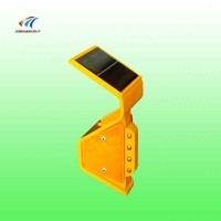 太陽能輪廓標(biāo)護(hù)欄燈 波形護(hù)欄警示燈 交通設(shè)施廠家